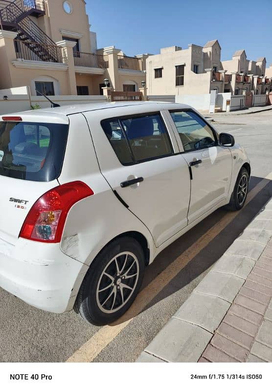Suzuki Swift 2012 in mint condition. . ! 3
