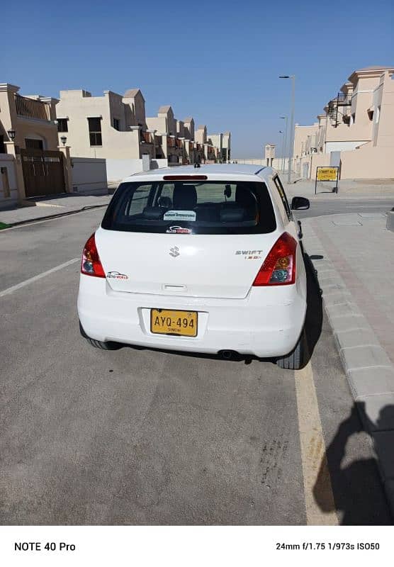 Suzuki Swift 2012 in mint condition. . ! 7