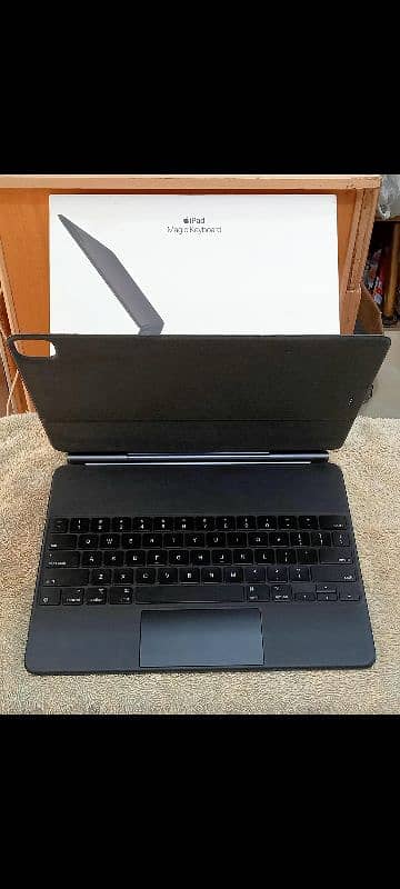 iPad Magic KeyBoard compatible with iPad Pro 12.9" 3rd, 4th & 5th Gen 2