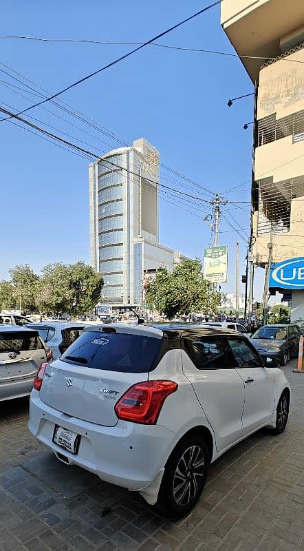 Suzuki Swift GLX CVT 2022 3
