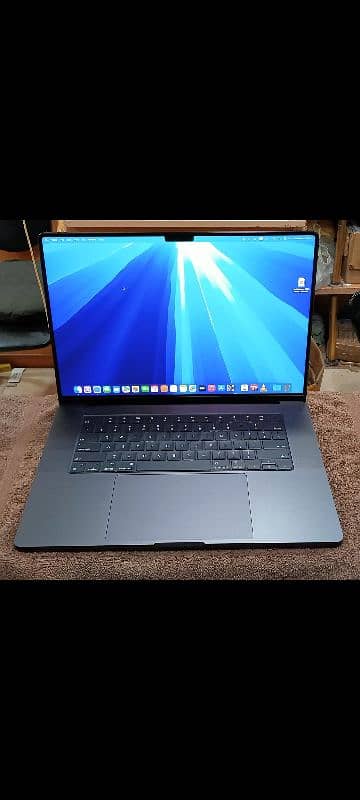 MacBook M3 Pro 2023 18GB 512GB 16" Display MRW13 Under Apple Warranty 12