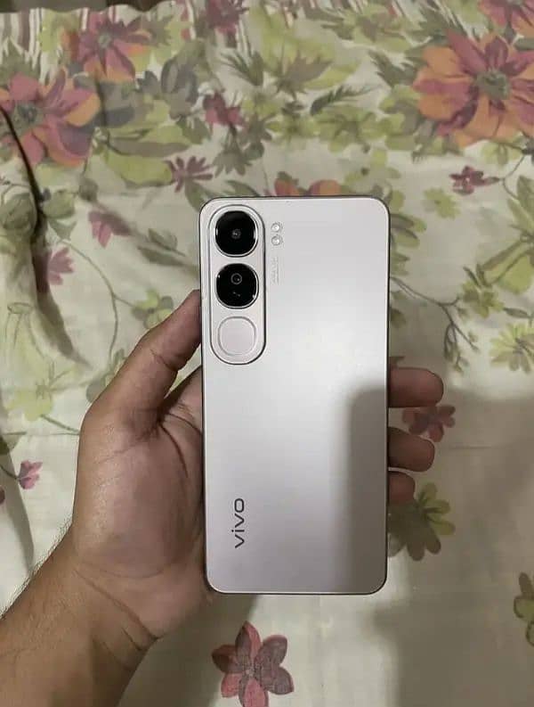 Vivo Y200 - 8+8GB RAM / 256GB. Exchange Possible Read Add. 1