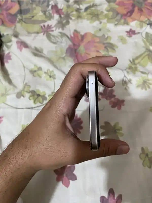 Vivo Y200 - 8+8GB RAM / 256GB. Exchange Possible Read Add. 4
