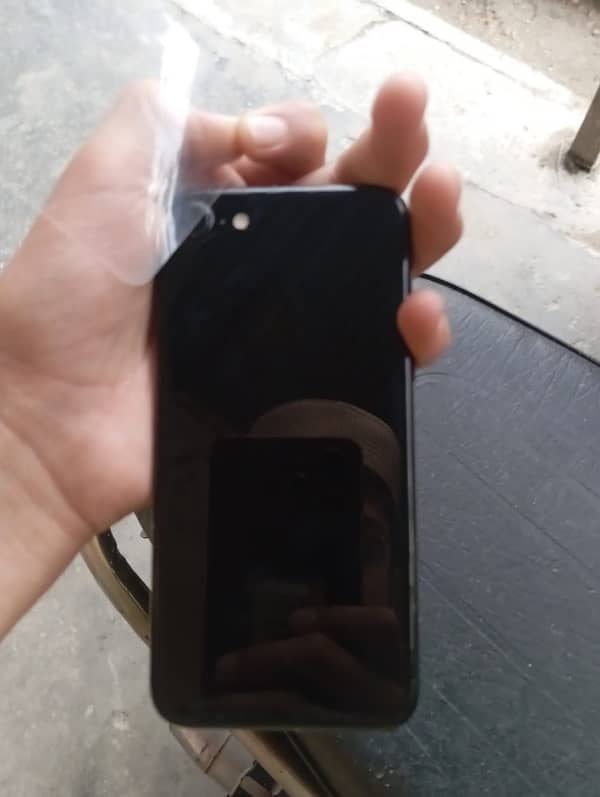 exchange possible iphone 7 full new hai 2/128  price kam ho jaye gi 1