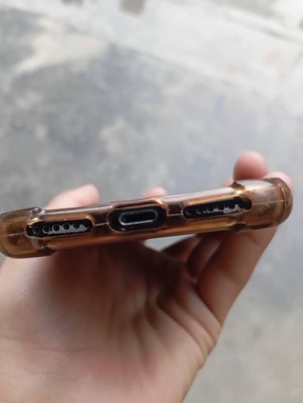 exchange possible iphone 7 full new hai 2/128  price kam ho jaye gi 3