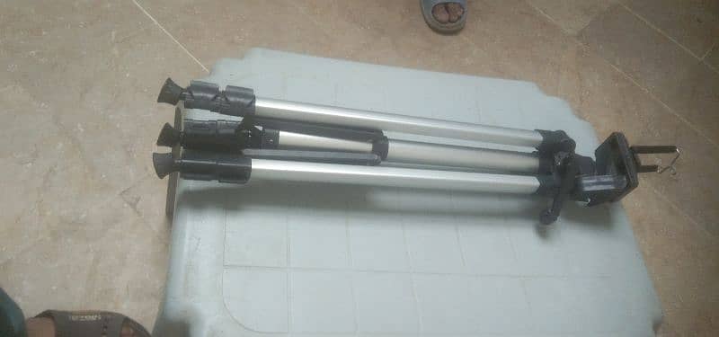Mobile Stand with 2 light stands 2
