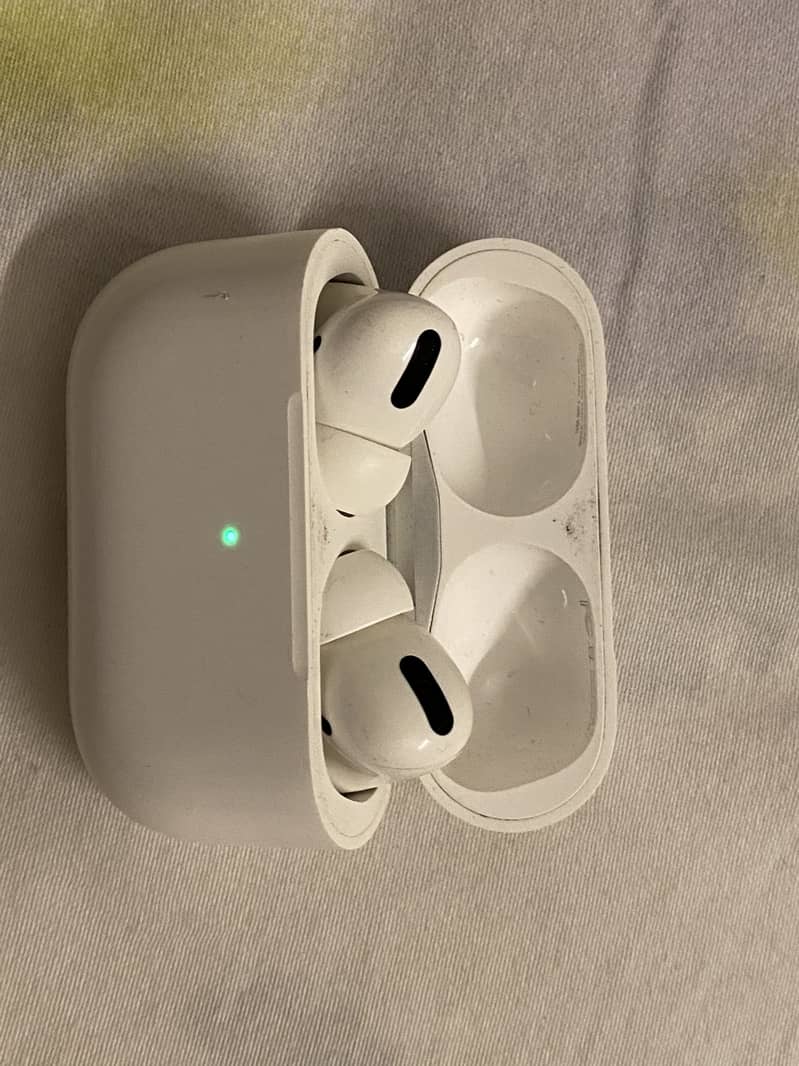 Apple AirPods 2nd generation 2