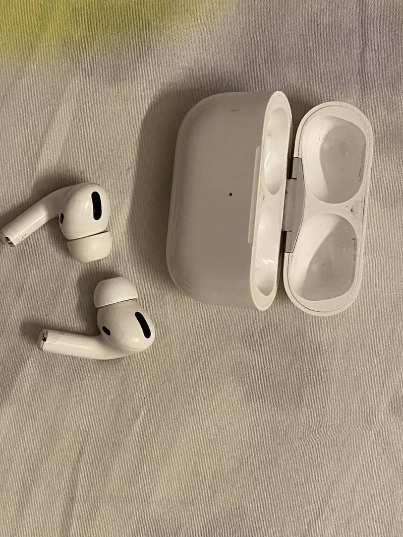 Apple AirPods 2nd generation 3