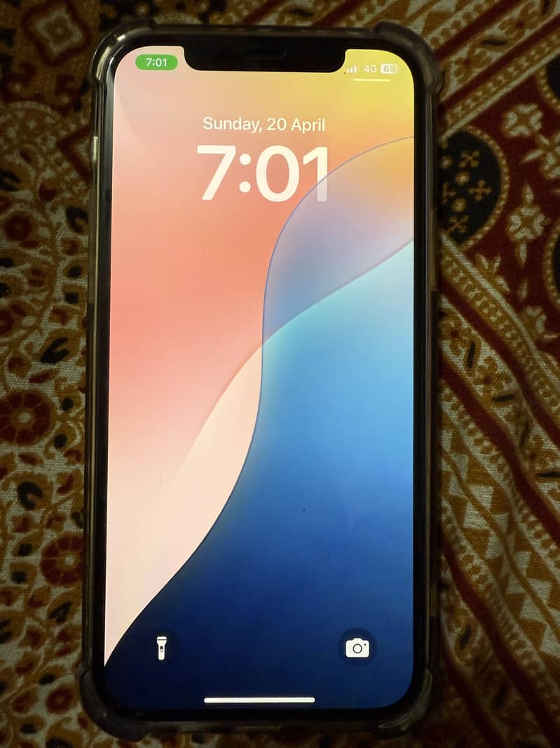 Iphone 12 jv 64 gb 9.9/10 86bh almost 3 week sim time remaining 0