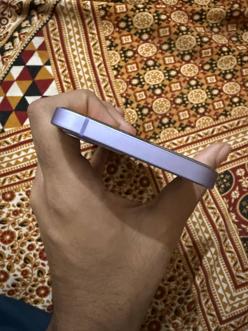 Iphone 12 jv 64 gb 9.9/10 86bh almost 3 week sim time remaining 6