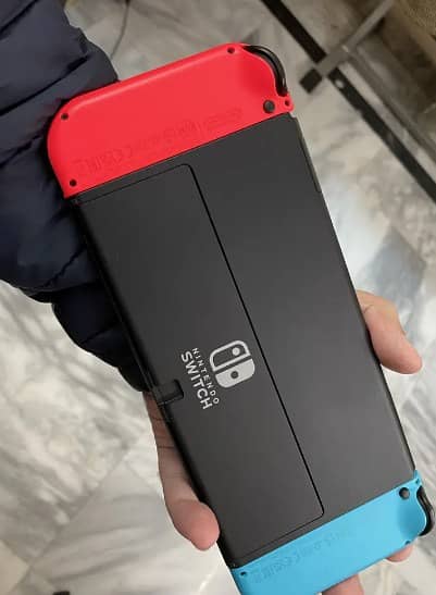 Nintendo Switch OLED jailbreak with games 1