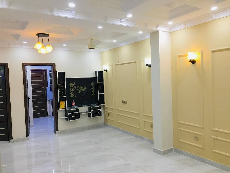 Reserve A Centrally Located Prime Location House Of 5 Marla In Park View City - Topaz Extension Block 0