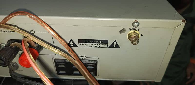 BOBIDU. . . . . . power amplifier. . 150 watts. 8 ohms 1