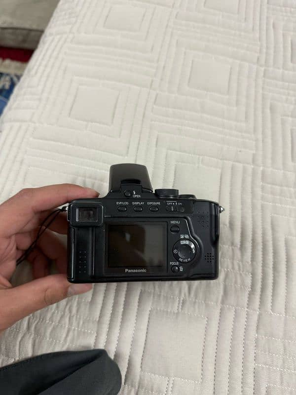 Panasonic DMC-FZ5 0