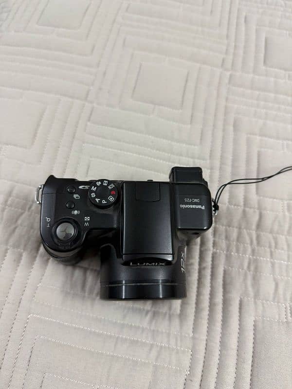 Panasonic DMC-FZ5 2