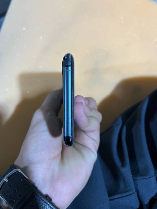 I phone 11 pro maxx 256   (dual pta approved) 2