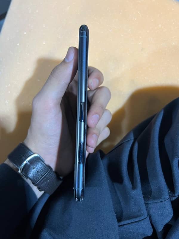 I phone 11 pro maxx 256   (dual pta approved) 3