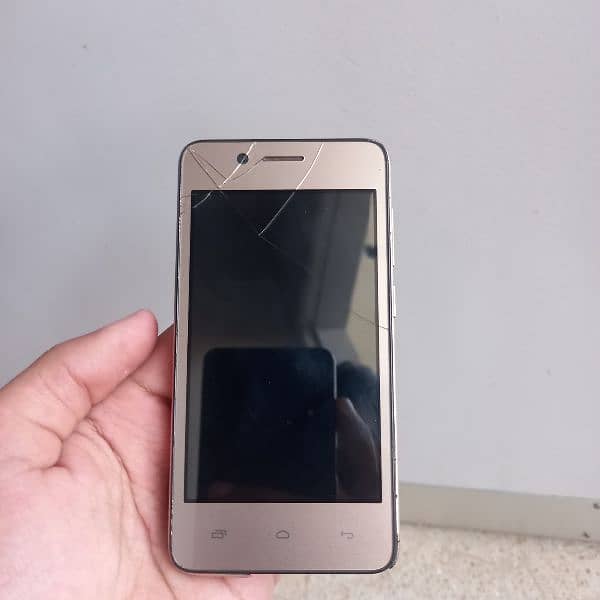 Q Mobile LT 100 1