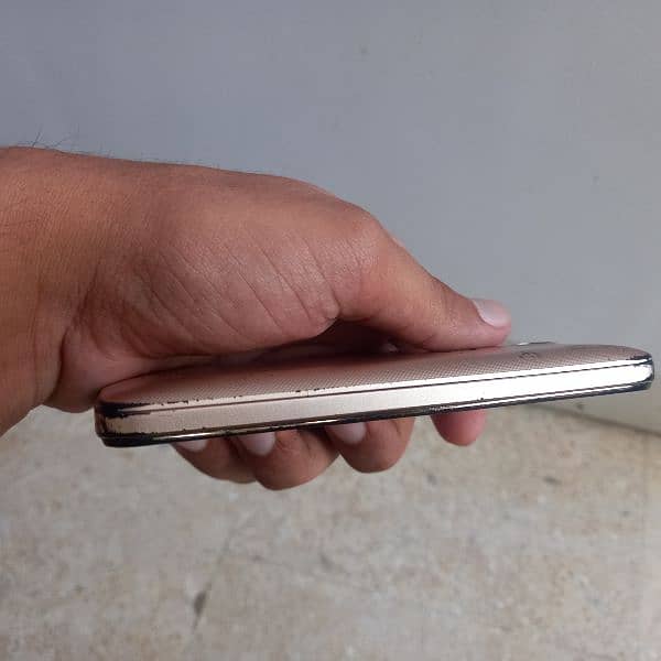 Q Mobile LT 100 3