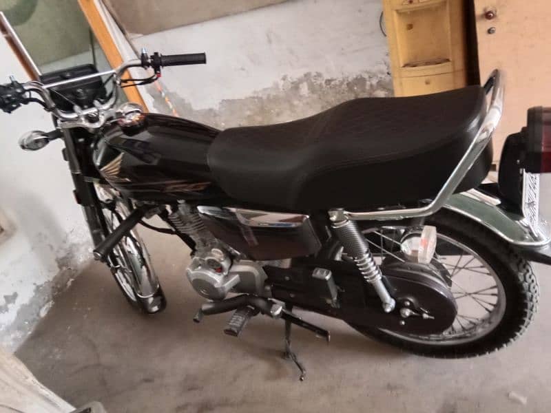 125 salaf start special edition 2024 model open letter condition 10/10 6