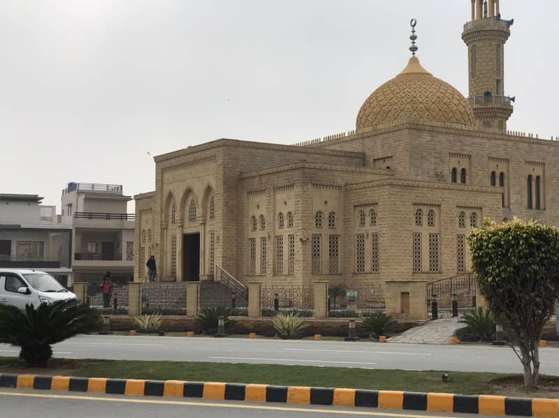 Best Option 5 Marla Plot 600 Series Next To Park For Sale In Platinum Block Next To 80 Feet Road Park View City Lahore 3