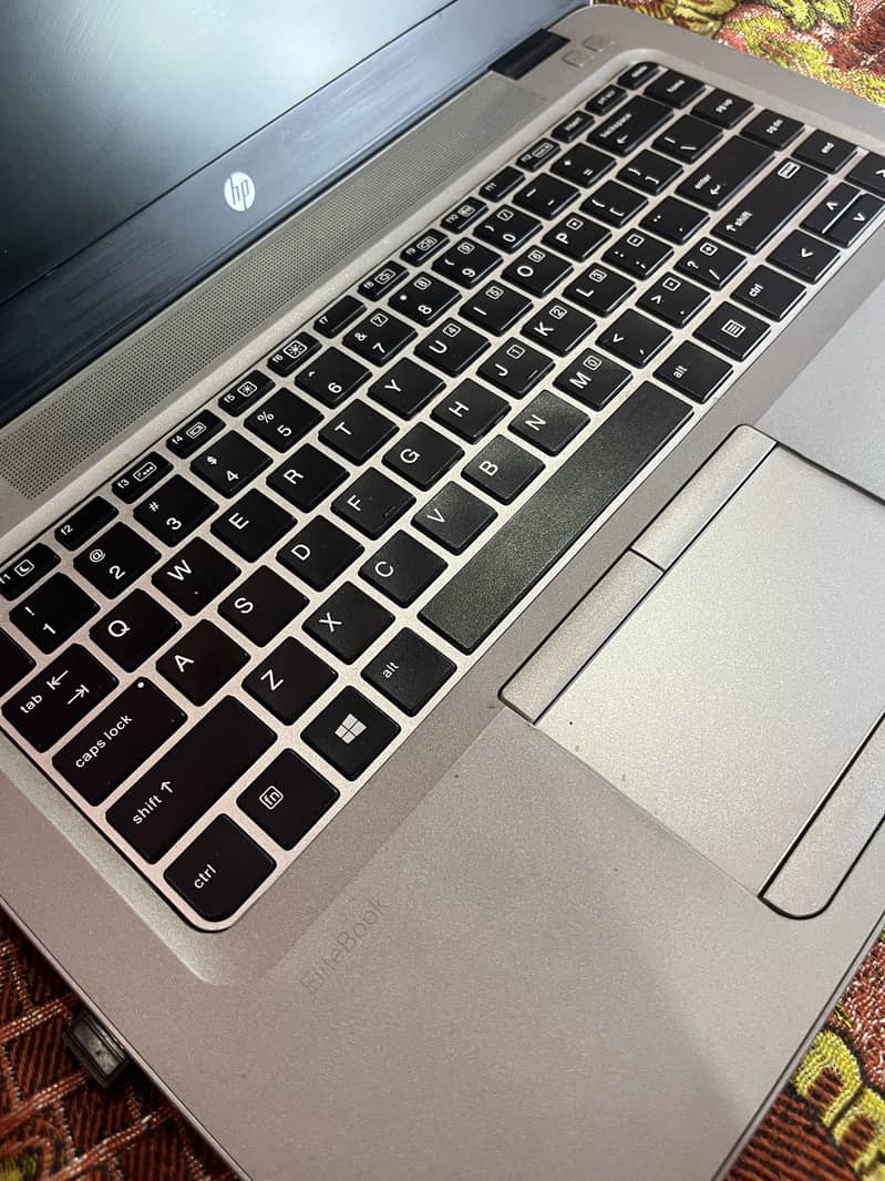 Hp elite book core i5 6 gen 1