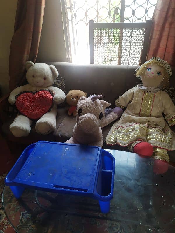 stuff toys and one study table 1