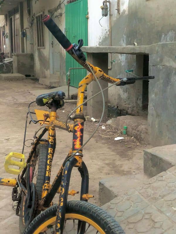 Wheeler Bicycle All Ok and 10/8 Condition ok but geer me thoda issue 0