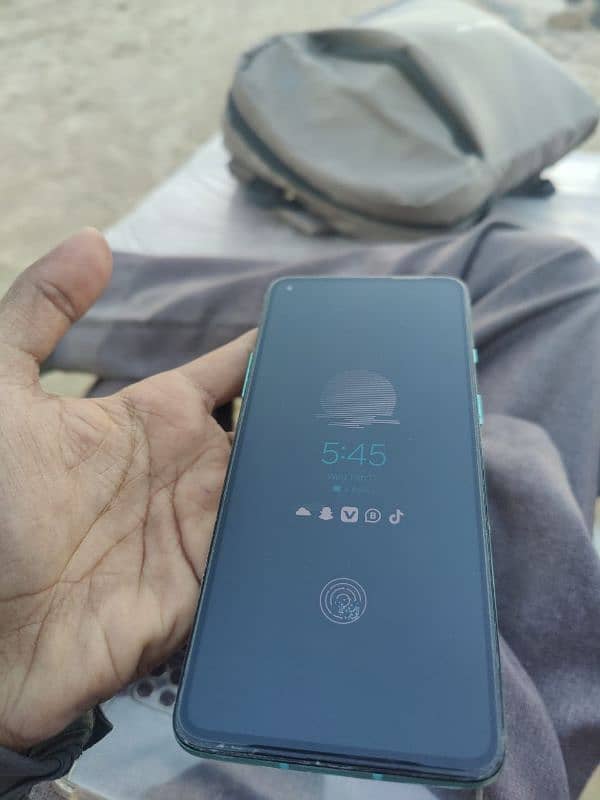 OnePlus 8t 12ram 256 gb minor dot on display 5