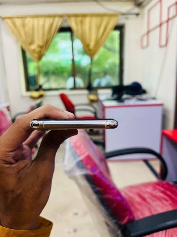 Iphone 11 pro Max factory unlock 4