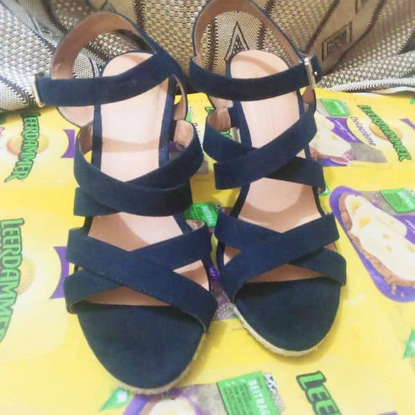 heel colour Navi blue 3