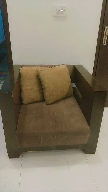 5 Seater sofa set for sale Shanghai road good condition 2