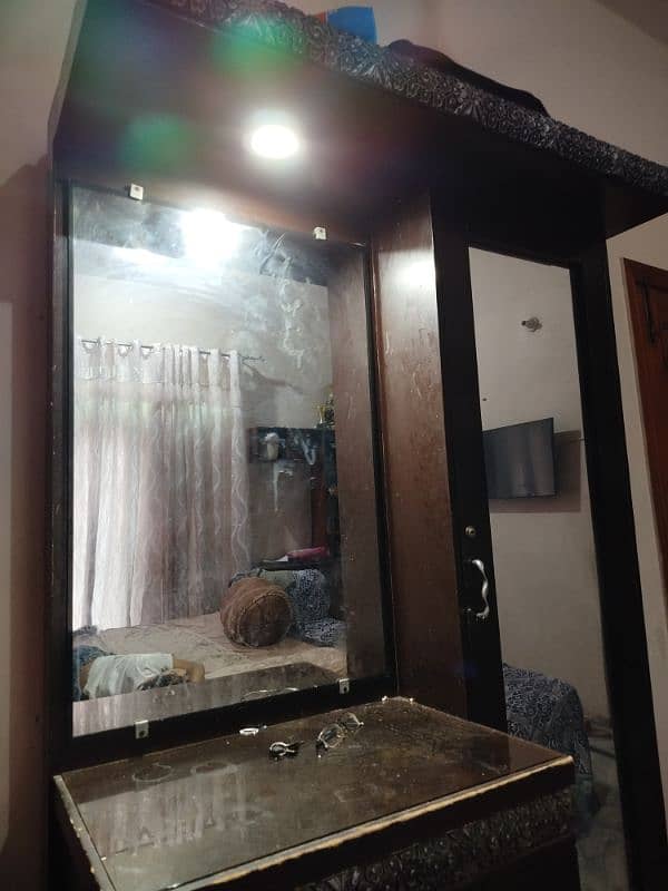Double Mirror Dressing Table 3