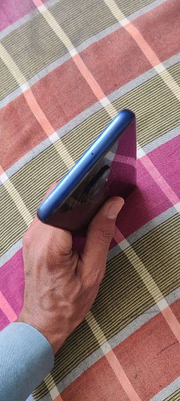 Fujitsu Arrows F-51A 3