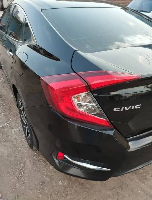 Honda Civic Oriel 2018 6