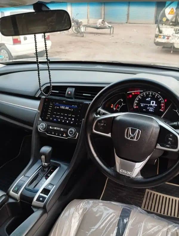 Honda Civic Oriel 2018 9