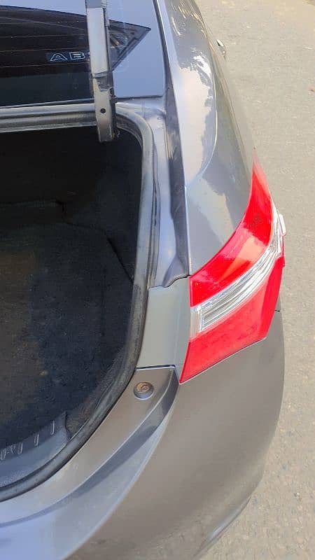 Toyota Corolla GLI 2016 genuine 10