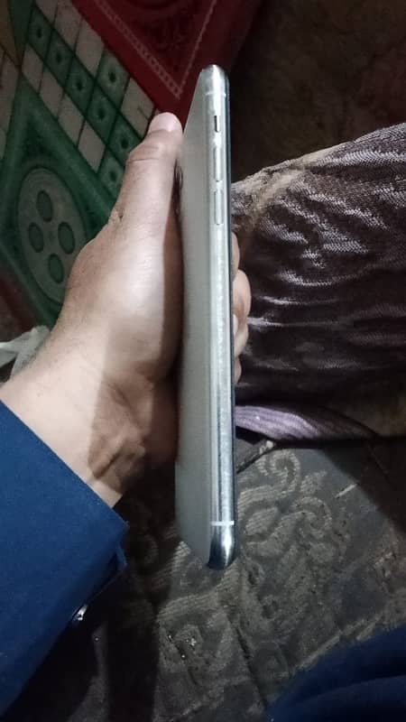 11 pro max 256 GB PTA beak break 6