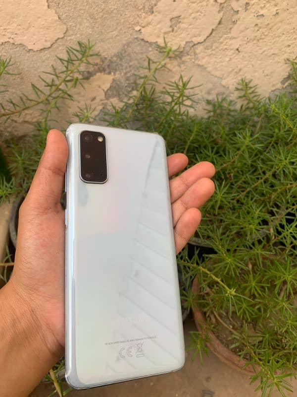 samsung galaxy s20 10/10 0
