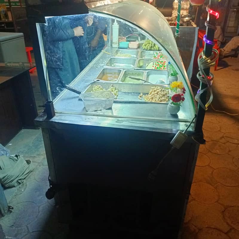 Salad bar counter with chiller system working 1