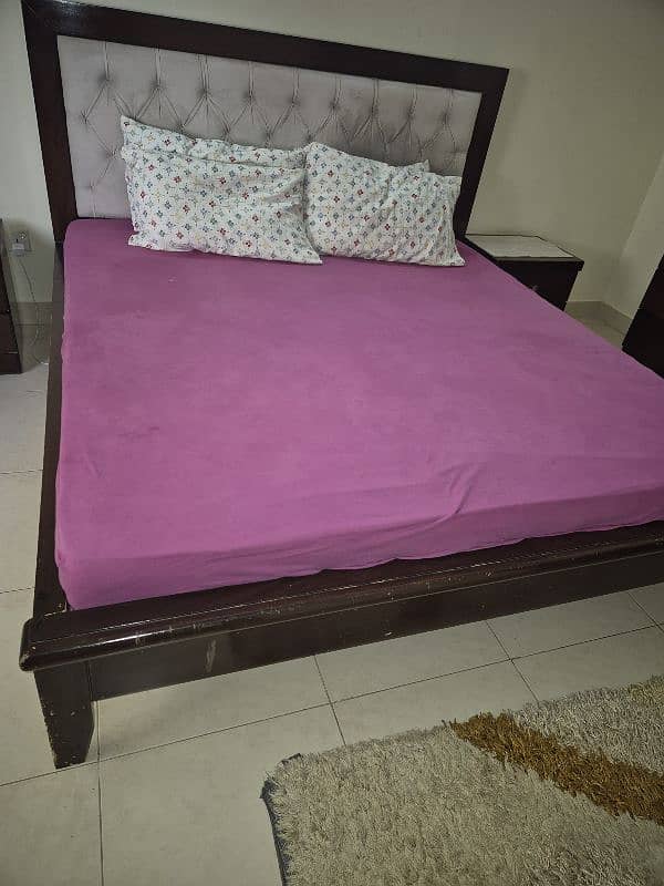 parted bed set with side table and dresser 0