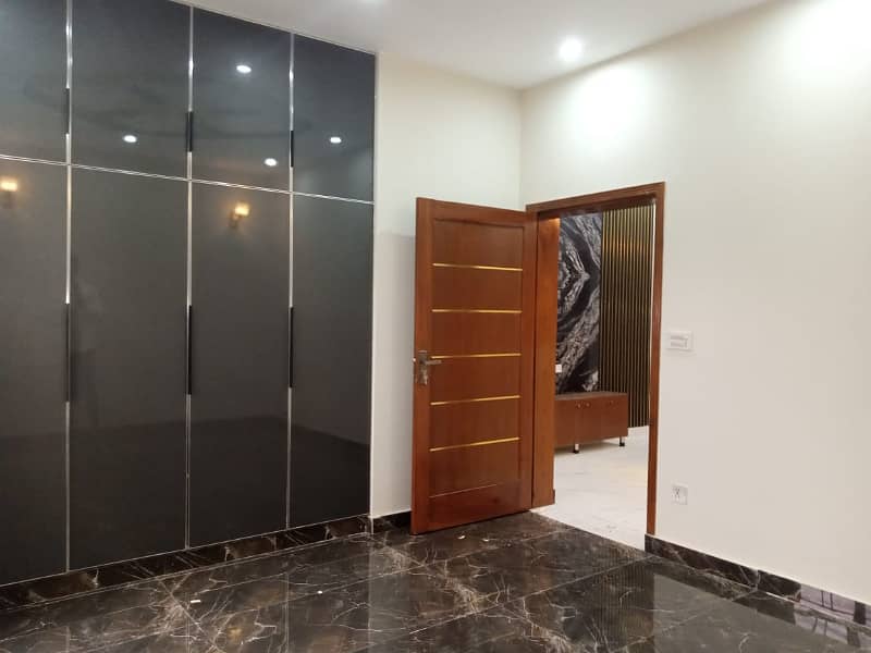 5. MARLA LOWER PORTION AVAILABLE FOR RENT 11