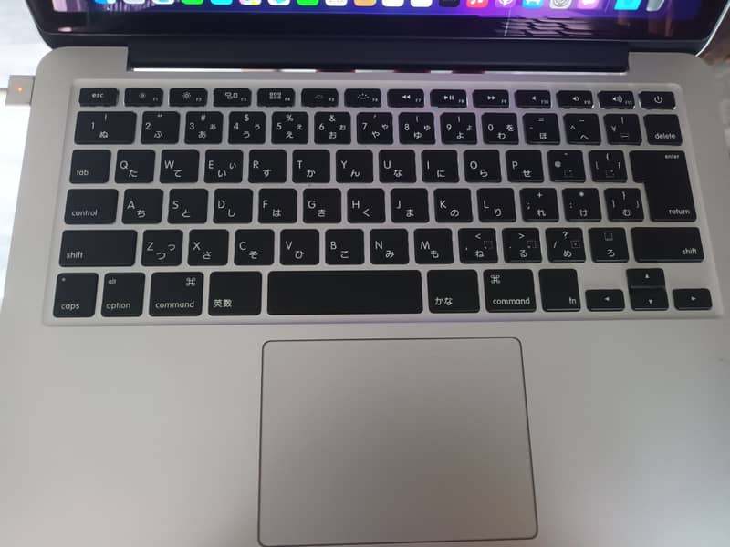 Macbook Pro 2015 i5 in 9/10 condition 0