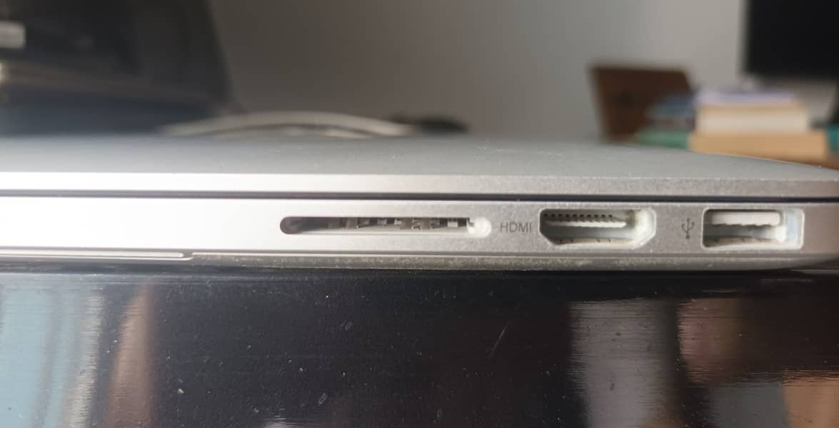 Macbook Pro 2015 i5 in 9/10 condition 3