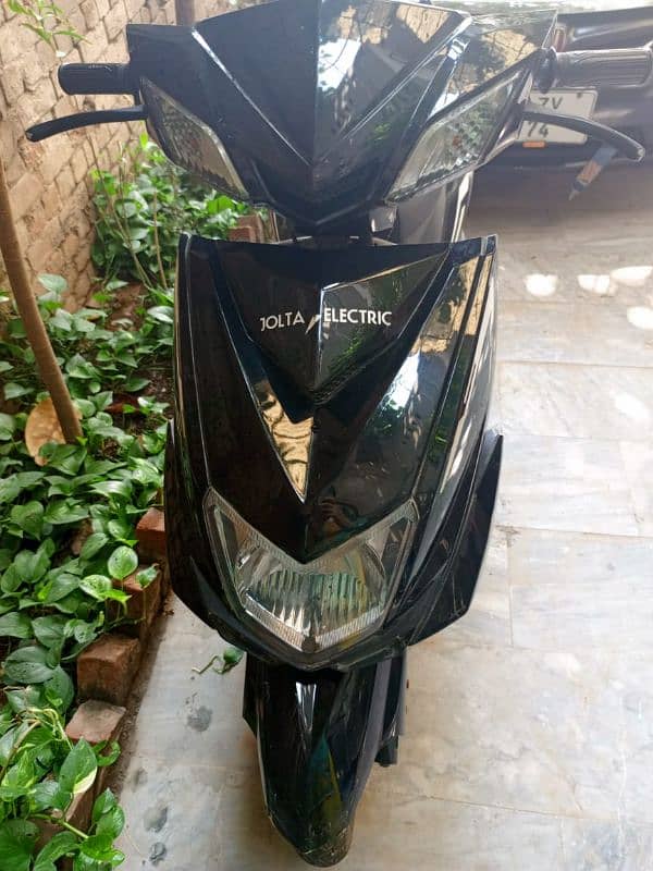 Urgent sale jolta Electric scooty 3