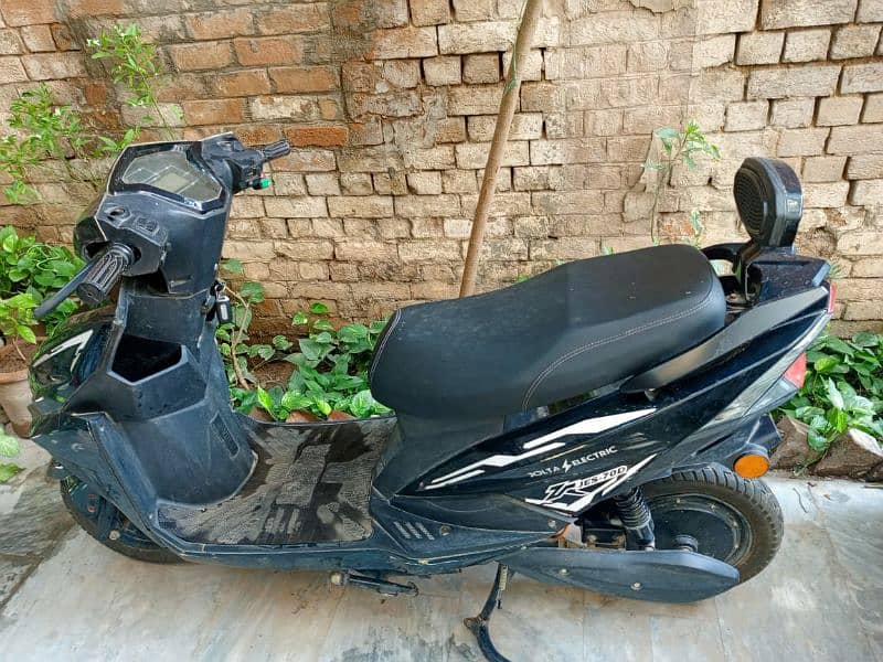 Urgent sale jolta Electric scooty 5