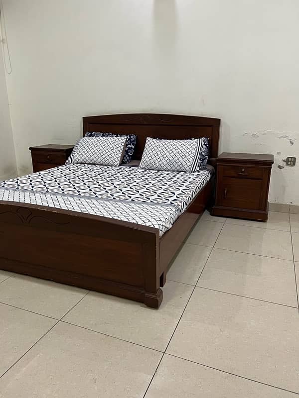 Bed With Side Tables 0