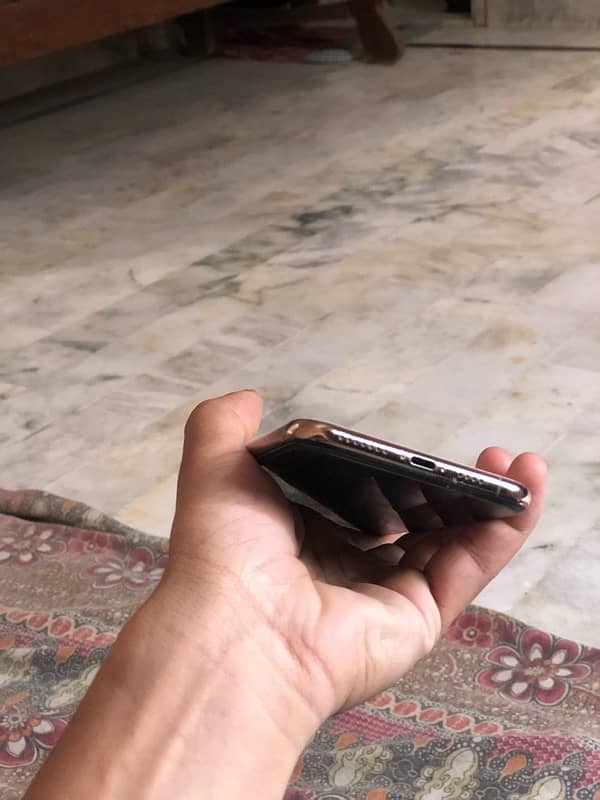 IPhone xs max / xsmax 256 gb factoy unlock exchange possible or sell 5