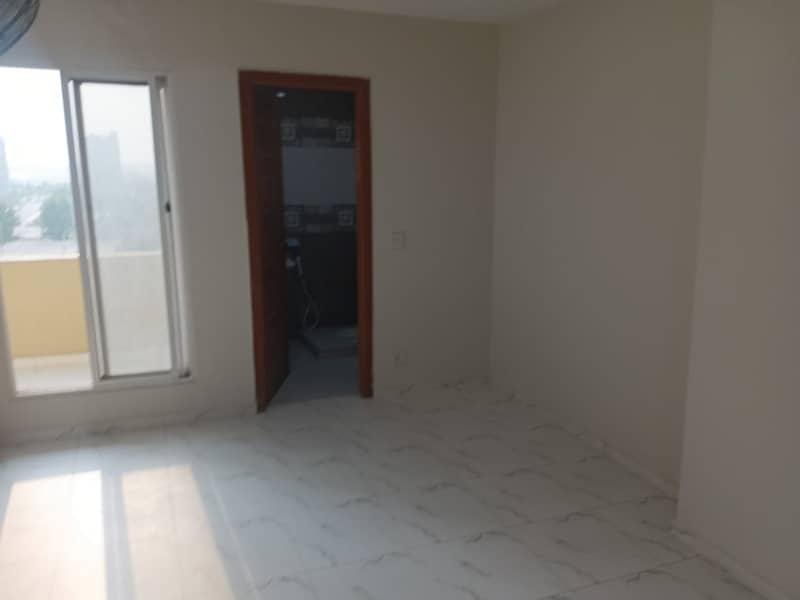 Office space available for rent in gulberg green Islamabad 8