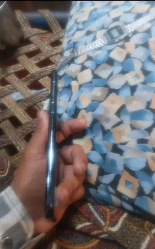 oppo f11 all ok ha 8/256 with box charger back change hai 2